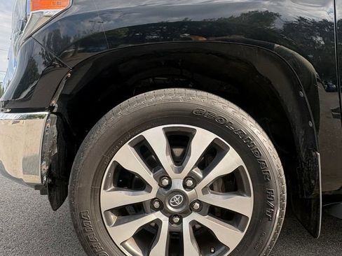 Used 2018 Toyota Tundra Limited w/ Limited Premium Package AWD/4WD image 11