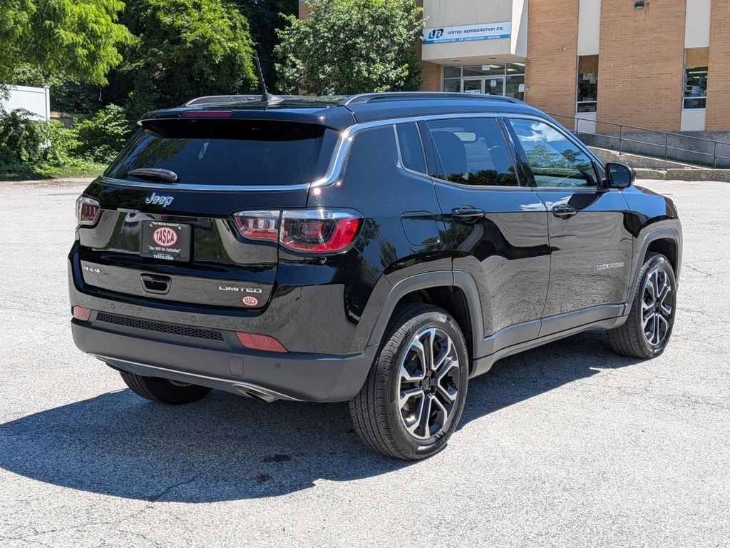 Used 2023 Jeep Compass Limited AWD/4WD image 3