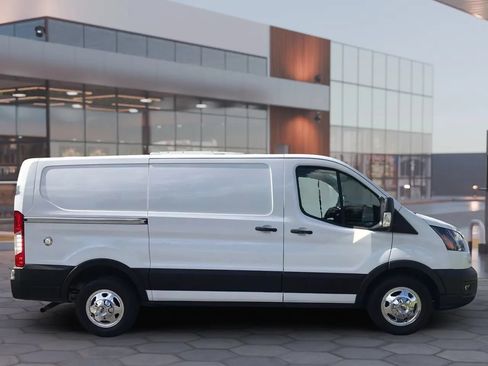 Used 2020 Ford Transit 250 Low Roof AWD image 5