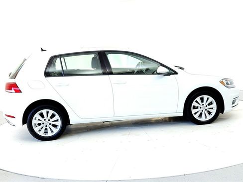 Used 2018 Volkswagen Golf SE image 6