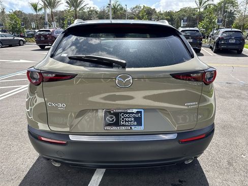 New 2024 MAZDA CX-30 Carbon image 3