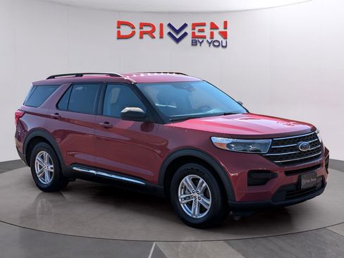 Used 2022 Ford Explorer XLT RWD image 13