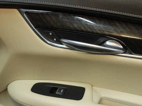 Used 2018 Cadillac XT5 Base 4D Sport Utility image 9