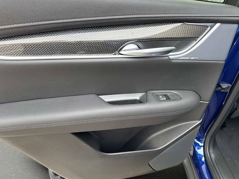 New 2026 Cadillac XT5 Sportv w/ LPO, Onyx Lite Package image 10