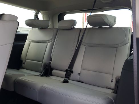 Certified 2025 Ford Expedition Max Platinum image 12