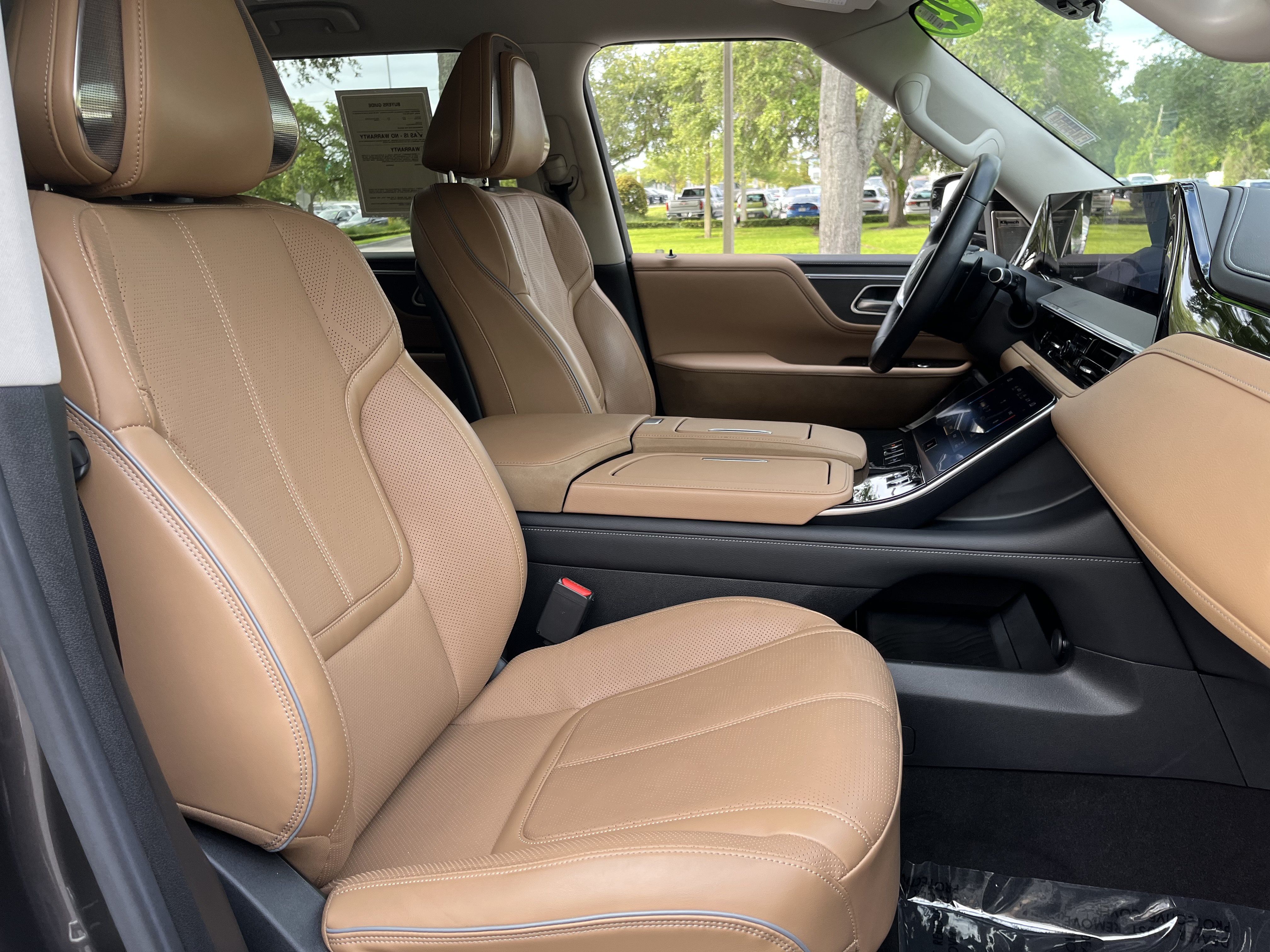 Used 2025 INFINITI QX80 Sensory AWD/4WD image 24