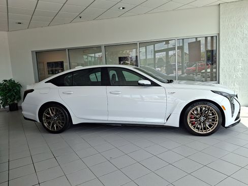 Used 2025 Cadillac CT5 V Blackwing RWD image 7
