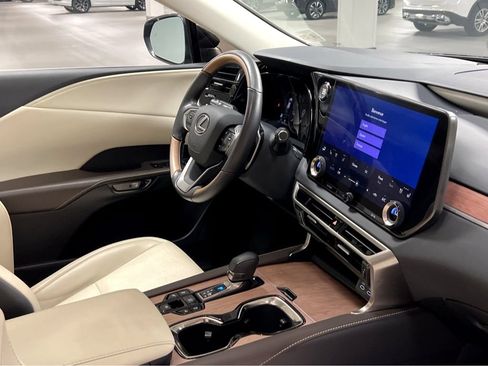 Certified 2024 Lexus RX 350 Premium w/ Kick Sensor & Tow Package AWD/4WD image 32