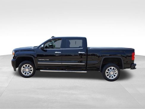 Used 2019 GMC Sierra 2500 Denali AWD/4WD image 9