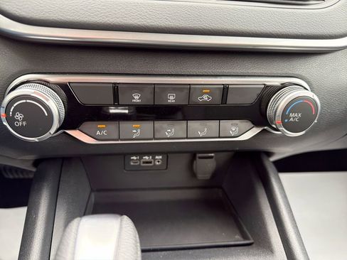 Used 2022 Nissan Altima 2.5 SV FWD image 22