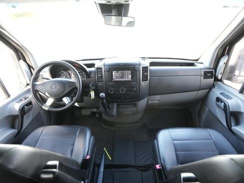 Used 2015 Mercedes-Benz Sprinter 2500 image 18