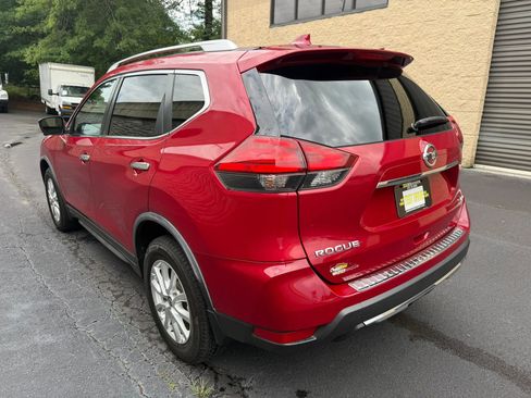 Used 2017 Nissan Rogue SV w/ SV Premium Package AWD/4WD image 10