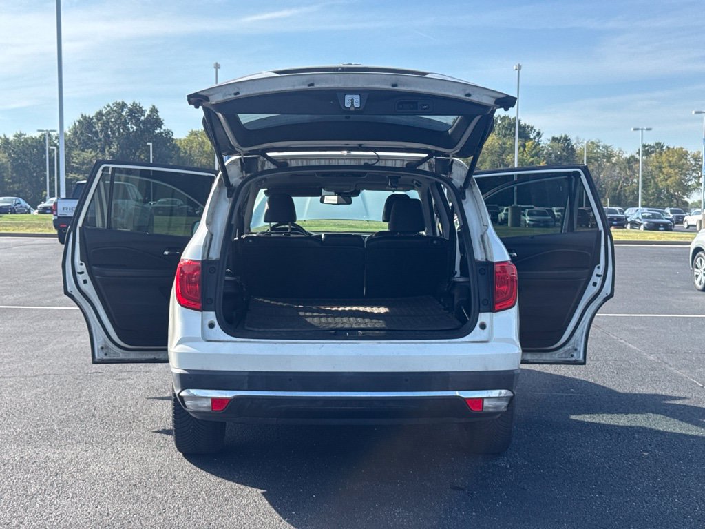 Used 2018 Honda Pilot Touring image 15