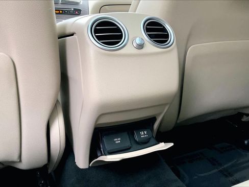 Used 2019 Mercedes-Benz GLC 350e 4MATIC w/ Premium Package image 35