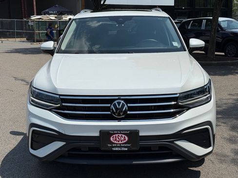 Used 2023 Volkswagen Tiguan SE w/ Panoramic Sunroof Package AWD/4WD image 3