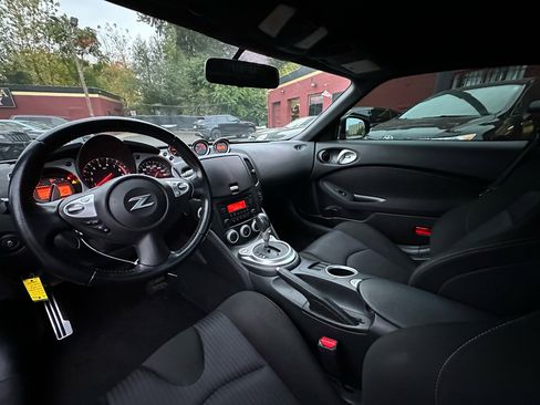 Used 2015 Nissan 370Z Coupe image 27