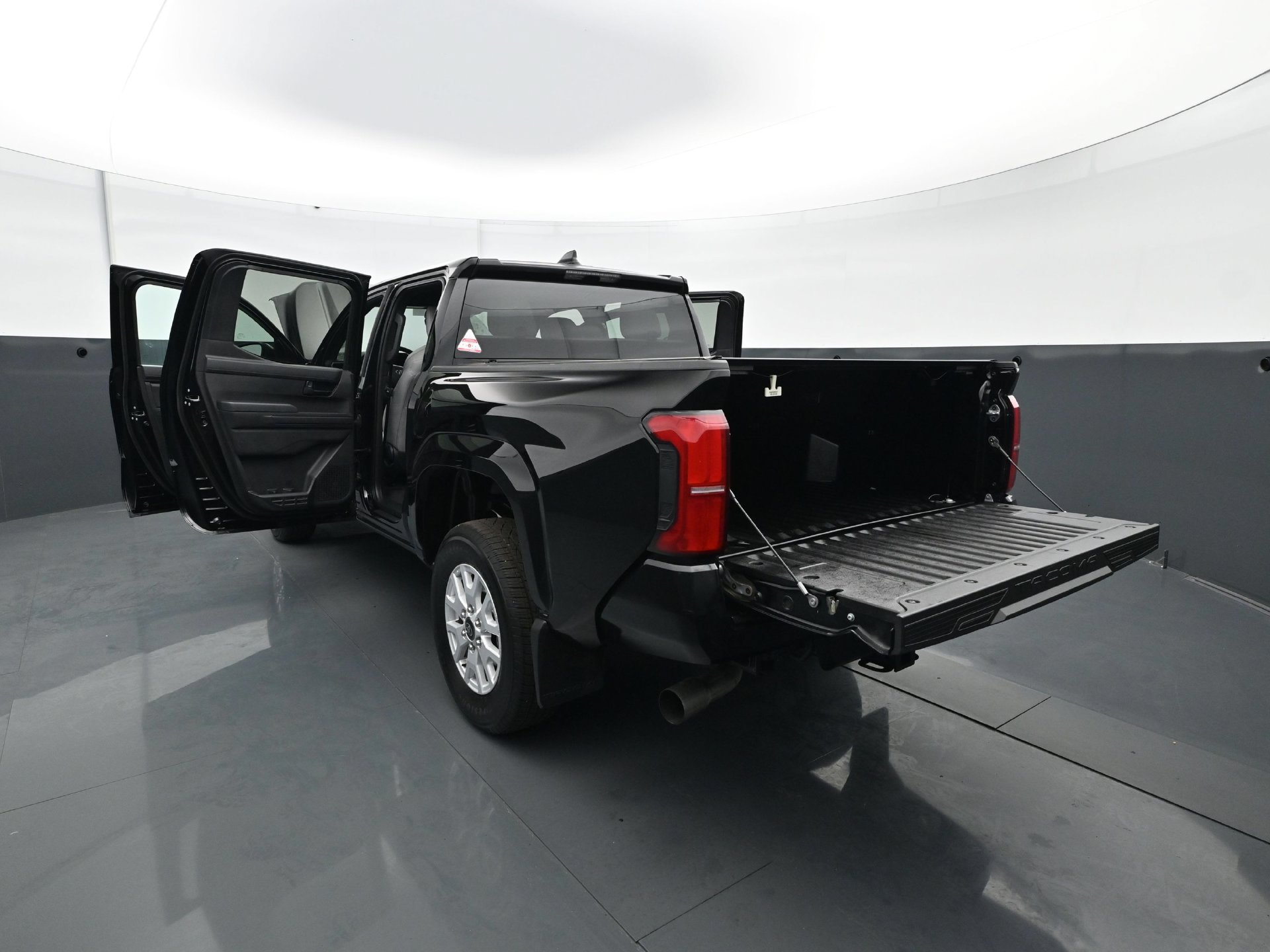 Used 2025 Toyota Tacoma SR5 AWD/4WD image 31