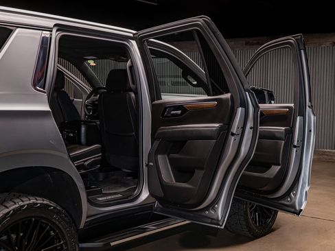Used 2025 Chevrolet Tahoe High Country w/ Sun And Tow Package AWD/4WD image 31