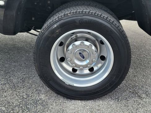 Used 2021 Ford F450 Platinum w/ FX4 Off-Road Package image 7