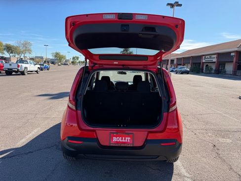 Used 2020 Kia Soul LX image 13