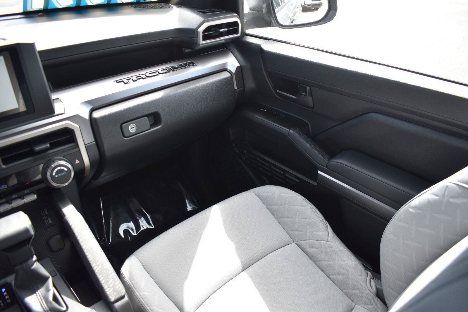 Used 2026 Toyota Tacoma SR5 AWD/4WD image 20