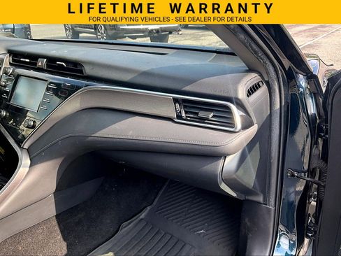 Used 2018 Toyota Camry SE FWD image 17