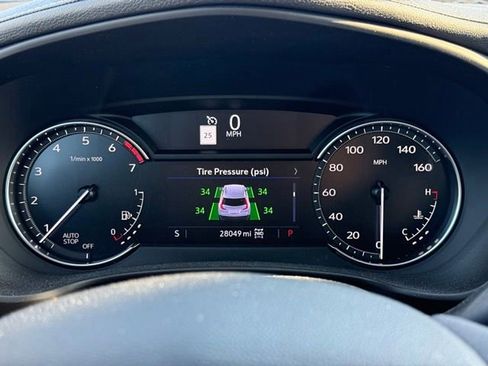 Used 2023 Cadillac XT4 Luxury w/ Cold Weather Package image 14