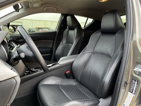 Used 2021 Toyota C-HR Limited image 22