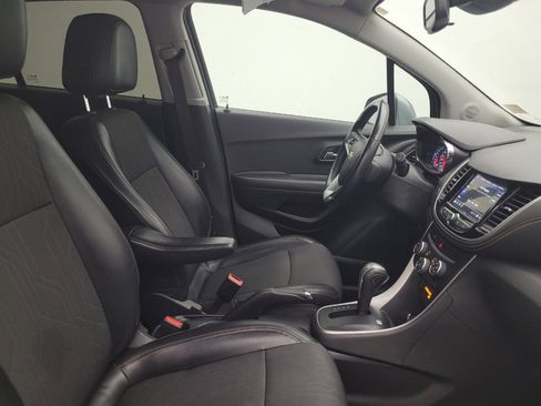 Used 2019 Chevrolet Trax LT w/ LT Convenience Package AWD/4WD image 21
