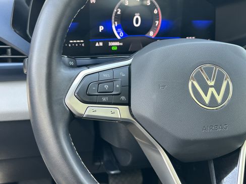 Certified 2023 Volkswagen Taos SE w/ Panoramic Sunroof Package FWD image 28