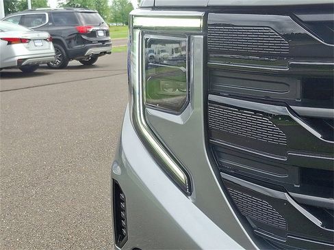 Used 2023 GMC Sierra 1500 Elevation image 10