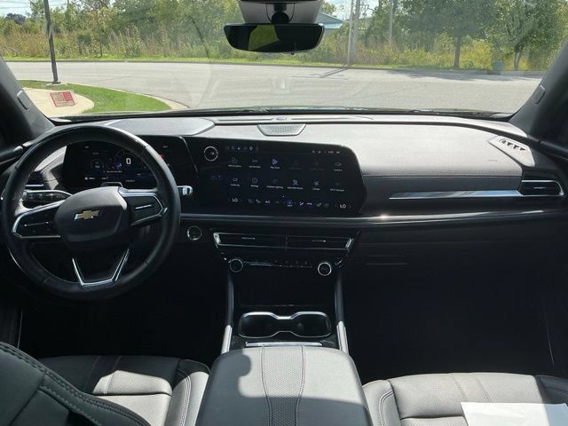 Used 2025 Chevrolet Traverse High Country w/ LPO, Floor Liner Package AWD/4WD image 21