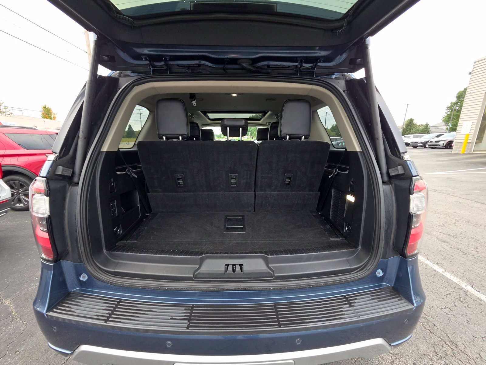 Used 2019 Ford Expedition Platinum AWD/4WD image 30