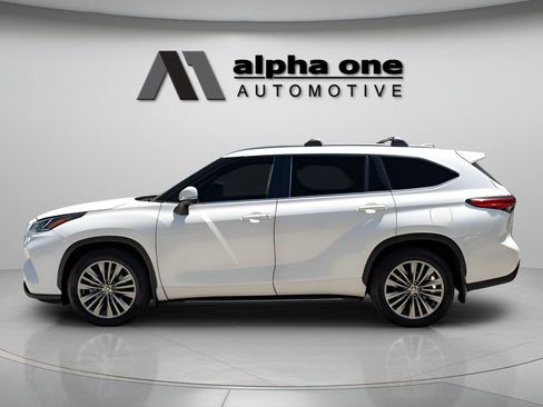 Used 2020 Toyota Highlander Platinum AWD/4WD image 11