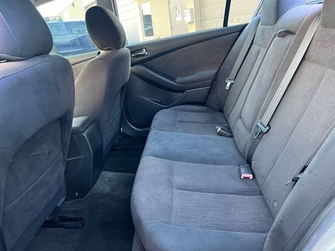 Used 2010 Nissan Altima 2.5 S FWD image 15