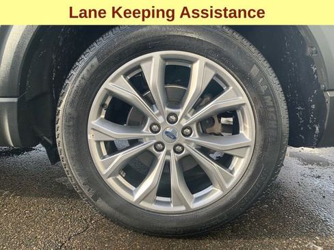 Used 2023 Ford Explorer XLT w/ Equipment Group 202A image 9