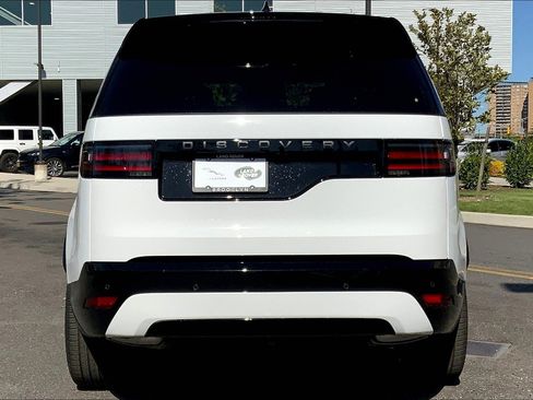 New 2025 Land Rover Discovery Dynamic SE image 4