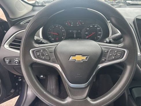 Used 2022 Chevrolet Malibu LS FWD image 16
