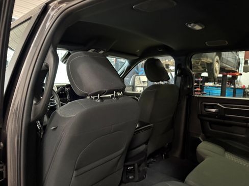 Used 2025 RAM 2500 Big Horn AWD/4WD image 32