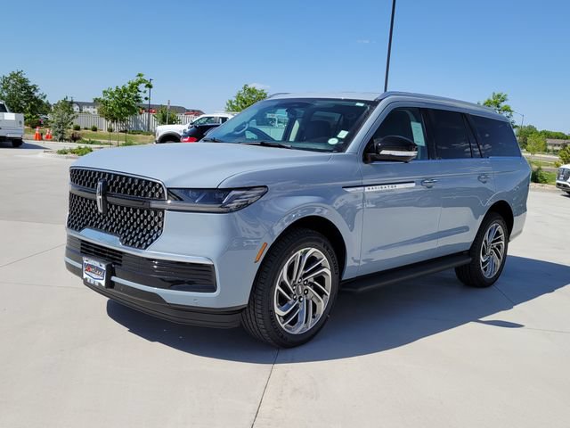 New 2026 Lincoln Navigator Premiere AWD/4WD image 4