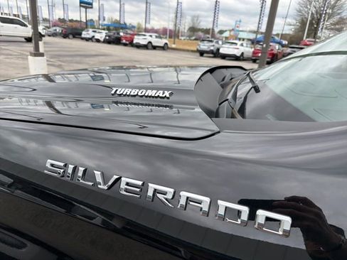 Used 2025 Chevrolet Silverado 1500 Custom image 11