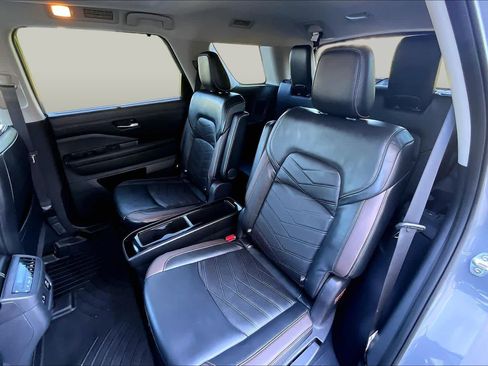 Used 2022 Nissan Pathfinder Platinum w/ Cargo Package AWD/4WD image 21