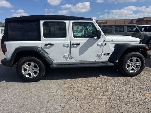 Used 2022 Jeep Wrangler Unlimited Sport AWD/4WD image 4