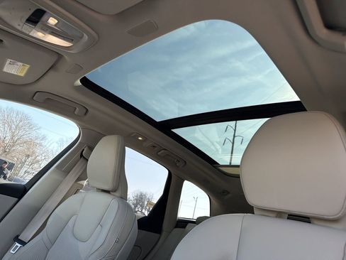 Used 2024 Volvo XC60 T8 Ultimate w/ Climate Package image 11