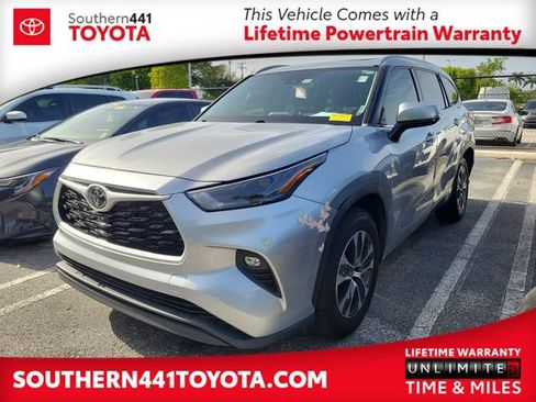 Used 2022 Toyota Highlander XLE FWD image 1