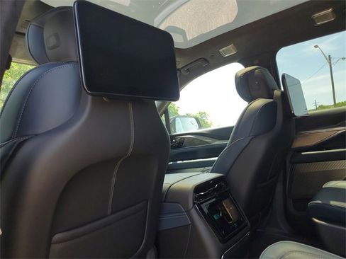 New 2025 Cadillac Escalade IQ Luxury 2 w/ LPO, Radiant Package image 26