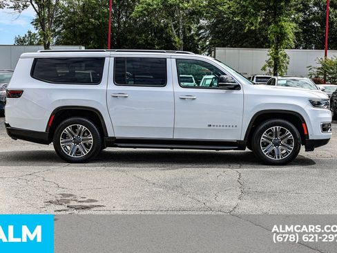 Used 2024 Jeep Wagoneer L Series II w/ Flexible Seating Group image 10