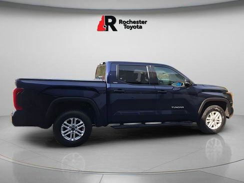Used 2022 Toyota Tundra SR5 w/ SR5 Convenience Package AWD/4WD image 8