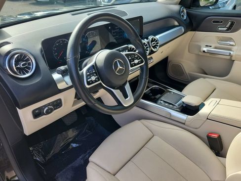 Used 2021 Mercedes-Benz GLB 250 w/ Premium Package image 14