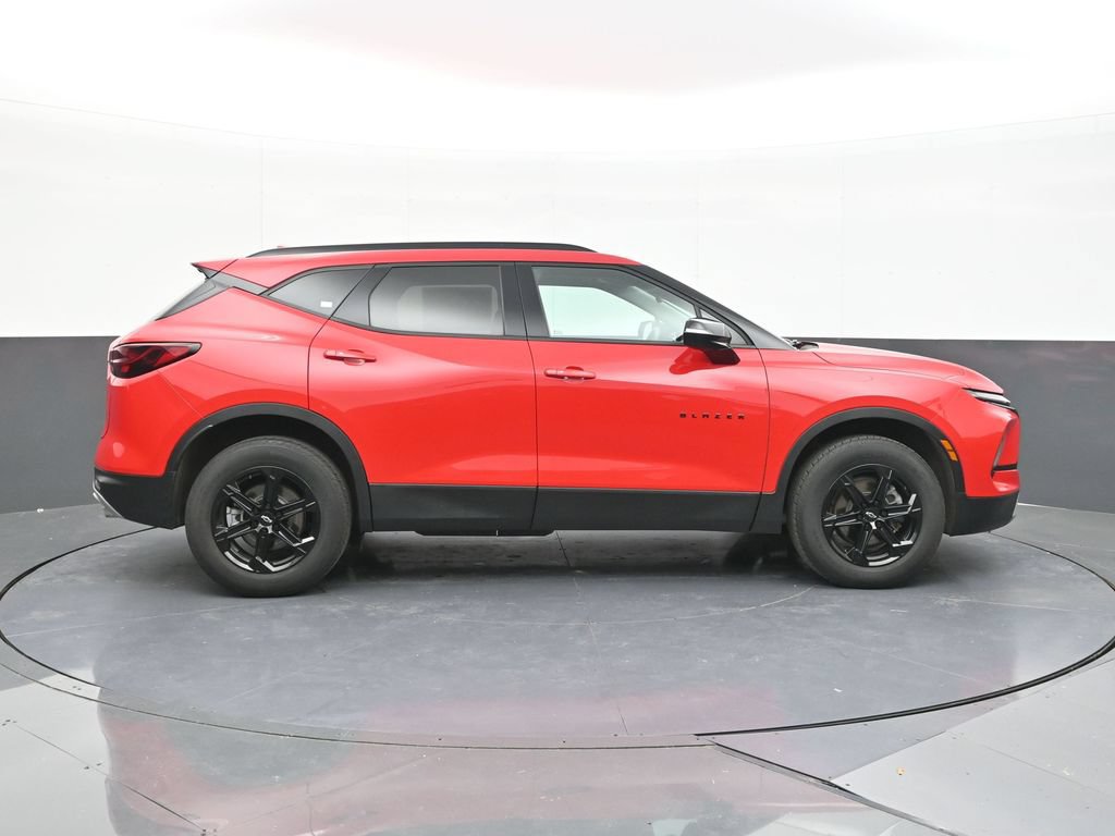 Used 2024 Chevrolet Blazer LT w/ Midnight/Sport Edition FWD image 12